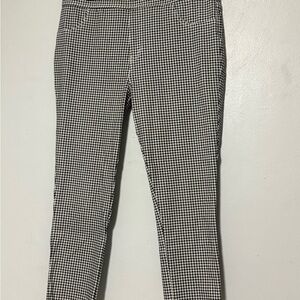 Time and Tru Black and White Checkered Capris